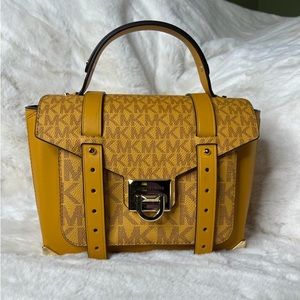 Authentic and Beautiful MICHAEL KORS bag at Low price 🤩